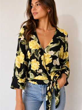 {Zara} Floral Wrap Top